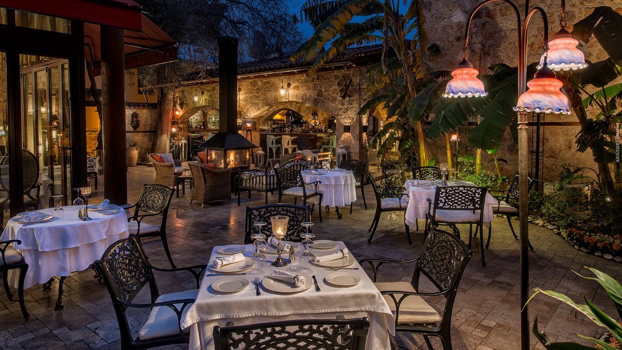 Guide des Restaurants d'Antalya : Où Manger et Spécialités Locales