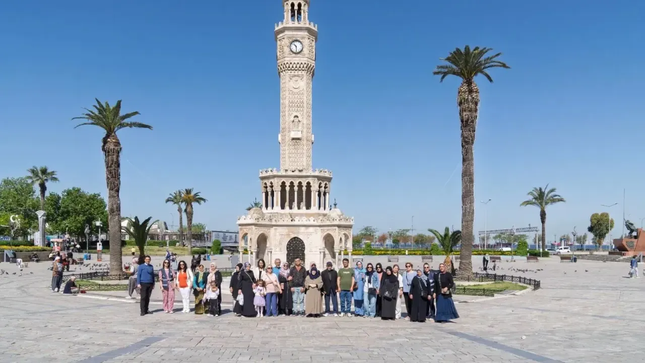 Circuits Culturels à İzmir : Itinéraires et Guide de Voyage