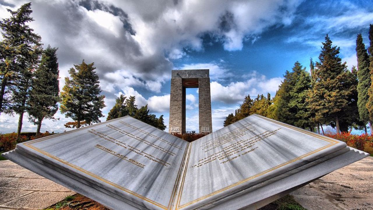 Çanakkale Gelibolu Tarihi Alanı ve Şehitlik Rehberi