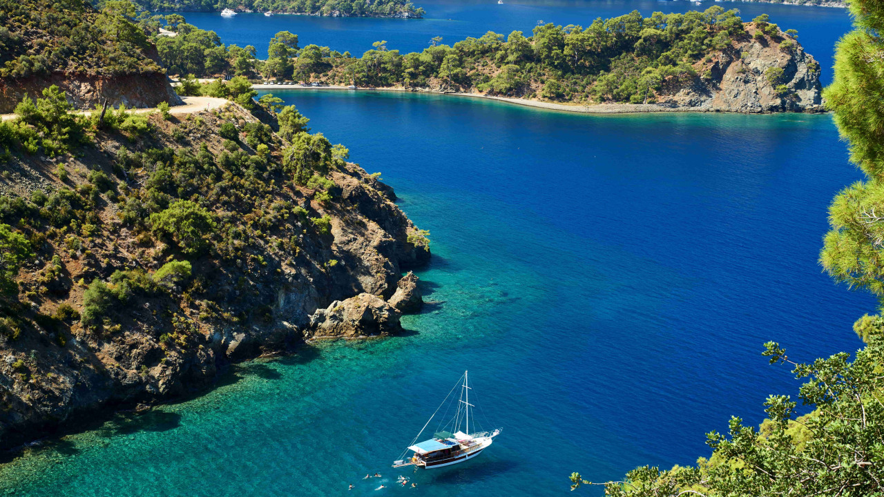 Your Ultimate Göcek Travel Guide: Marinas, 12 Islands & Charming Bazaar
