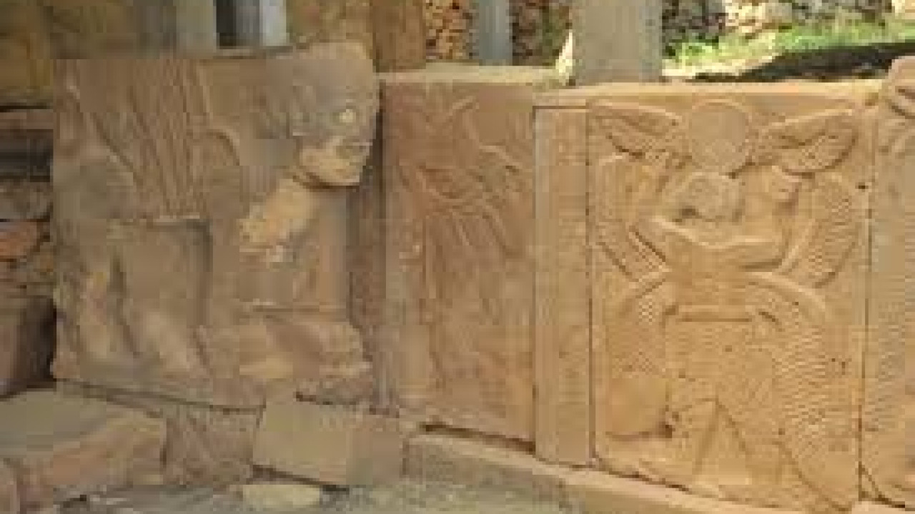 Guide de Karatepe Aslantaş : Explorer la Forteresse Hittite Tardive à Osmaniye