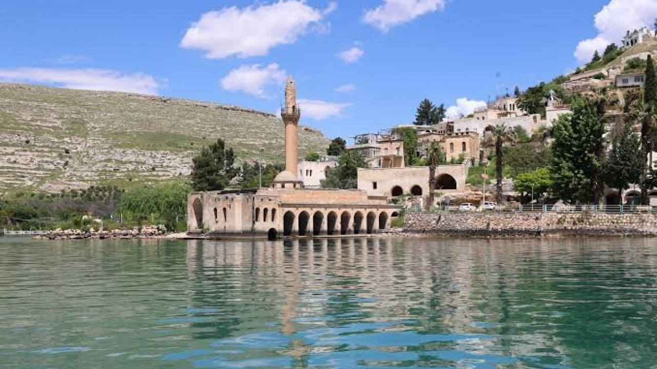 Halfeti Sunken City Travel Guide: The Town Submerged Beneath the Fırat