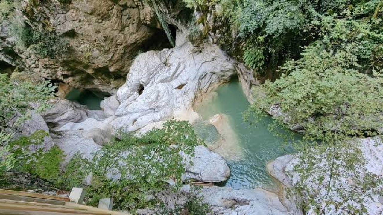 Horma Canyon Travel Guide: Kastamonu's Glass Terrace Route