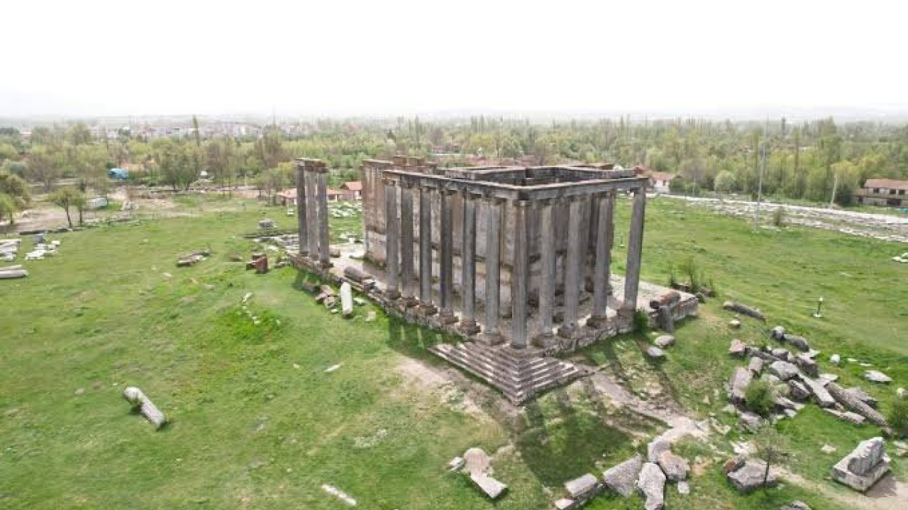 Aizanoi Ancient City Guide: Exploring the Temple of Zeus in Kütahya Çavdarhisar
