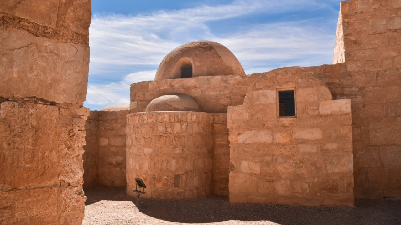 Quseir Amra Travel Guide: Jordan's Umayyad Desert Palace and Frescoes