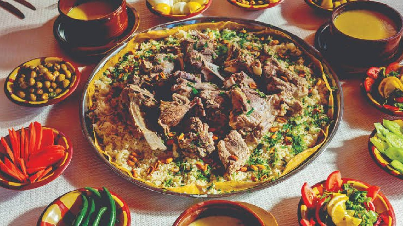 Jordanian Cuisine Guide: Mansaf, Falafel, Hummus, and Kunafa Stops