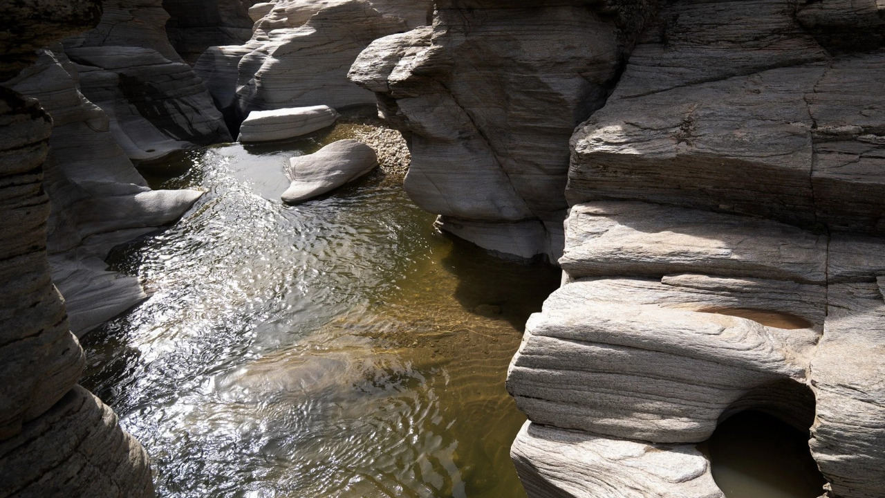 Guide de Voyage du Canyon de Taşyaran : La Vallée Sculptée par l'Eau d'Uşak