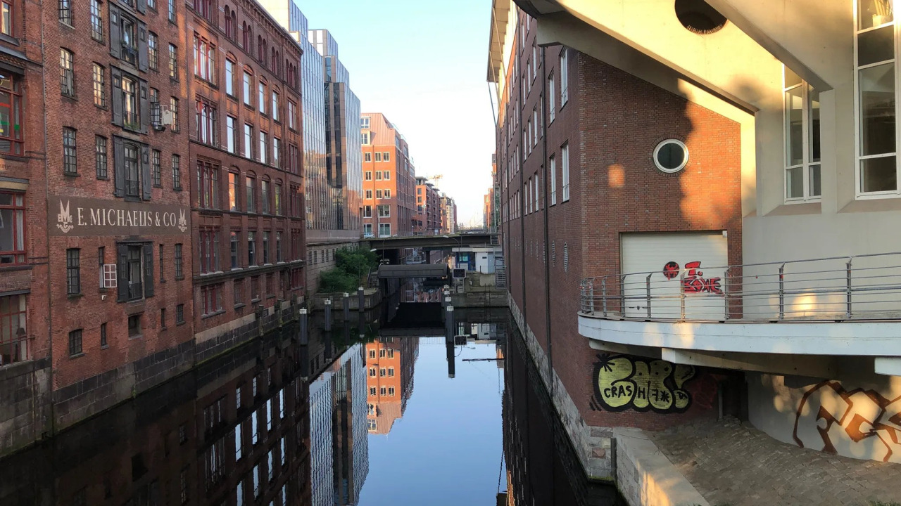 Guide de Voyage à Hambourg : Itinéraire entre Speicherstadt, Elbphilharmonie et Canaux