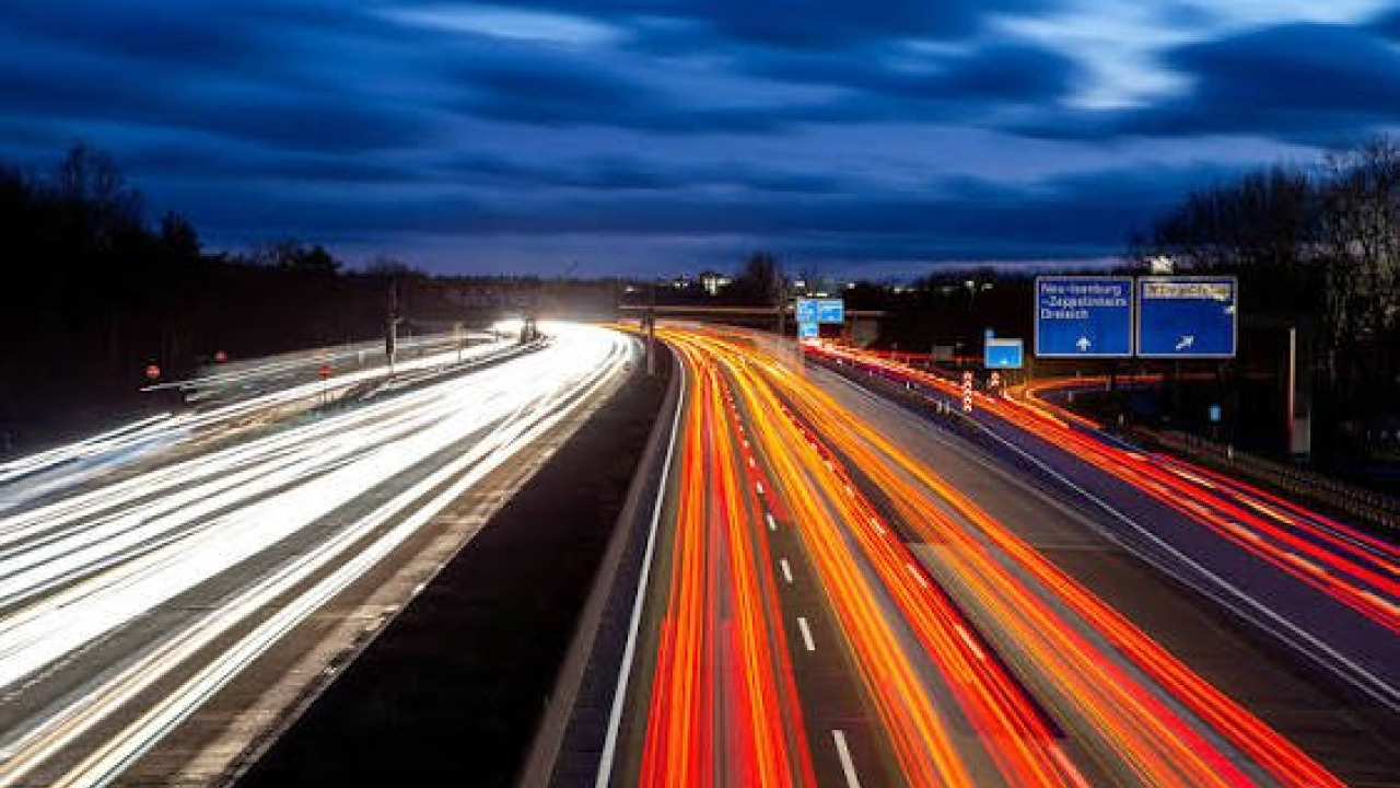 Règles de l'Autobahn en Allemagne : Conduite Sécurisée et Umweltplakette