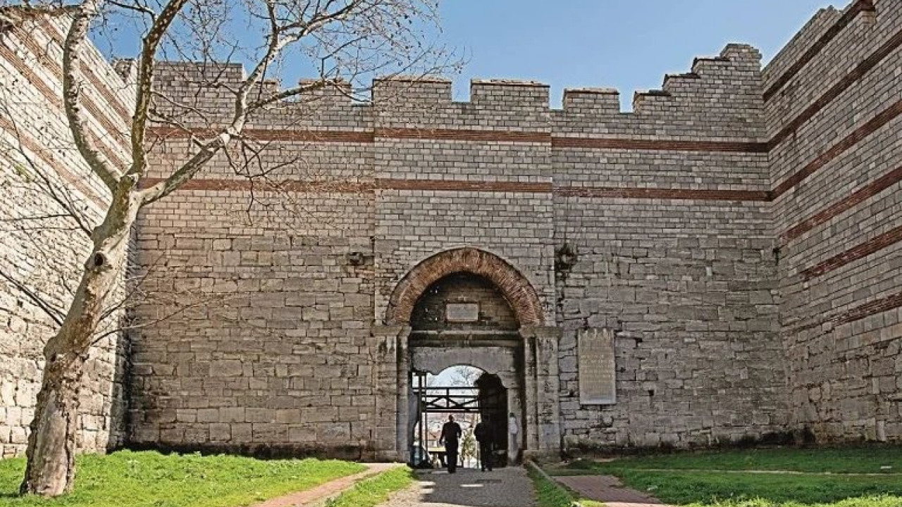 Randonnée le long des Remparts de Constantinople : Itinéraire Porte par Porte, de Yedikule à Ayvansaray