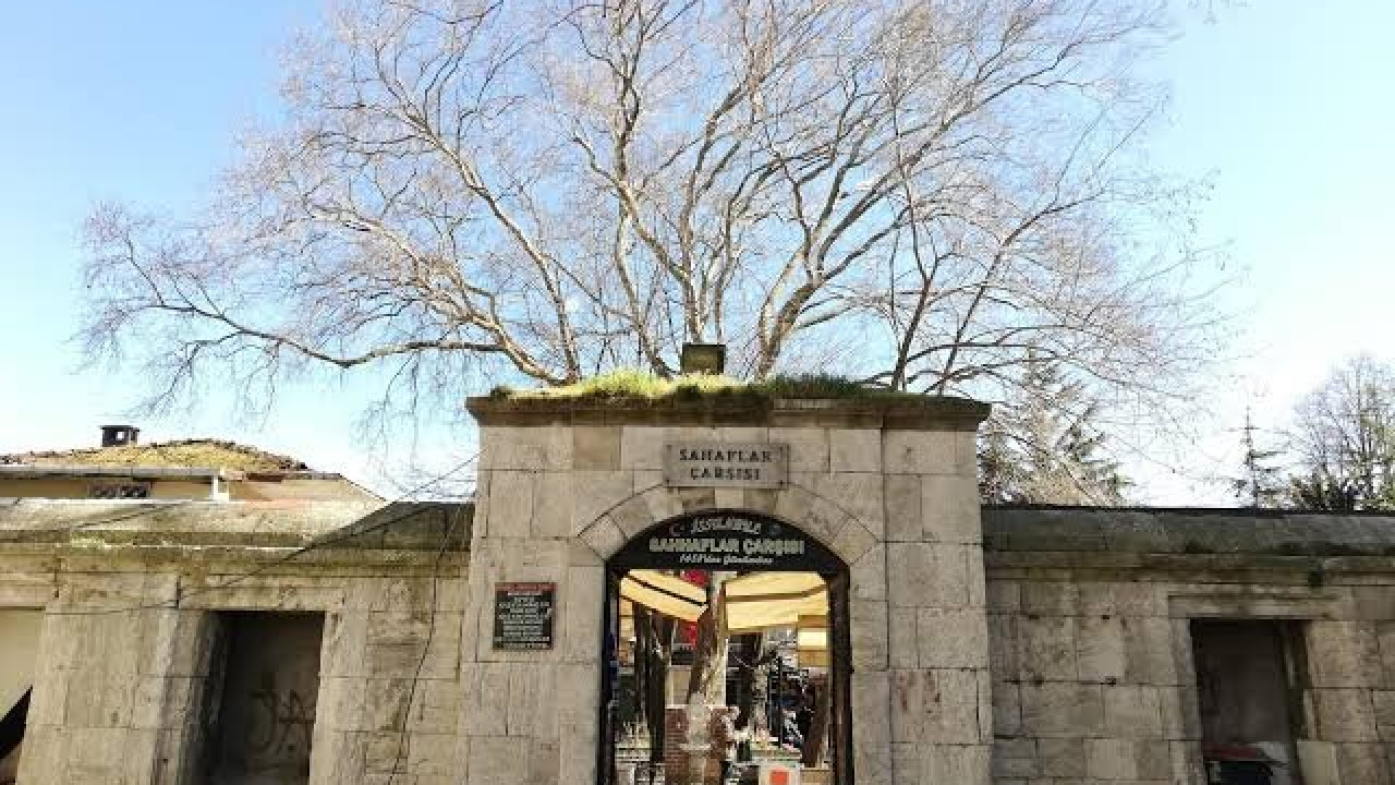 Itinéraire de Tahtakale : du front de mer d'Eminönü au Bazaar des Libraires (Sahaflar Çarşısı)
