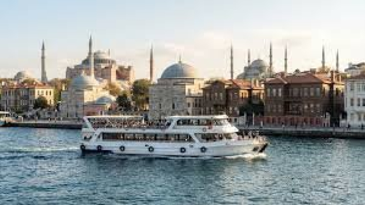 Guide des Croisières sur le Bosphore : Itinéraires, Durées et Quais