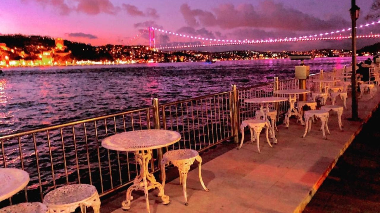 Guida alla Vita Notturna di Istanbul: Zone, Locali e l'Incanto del Bosforo