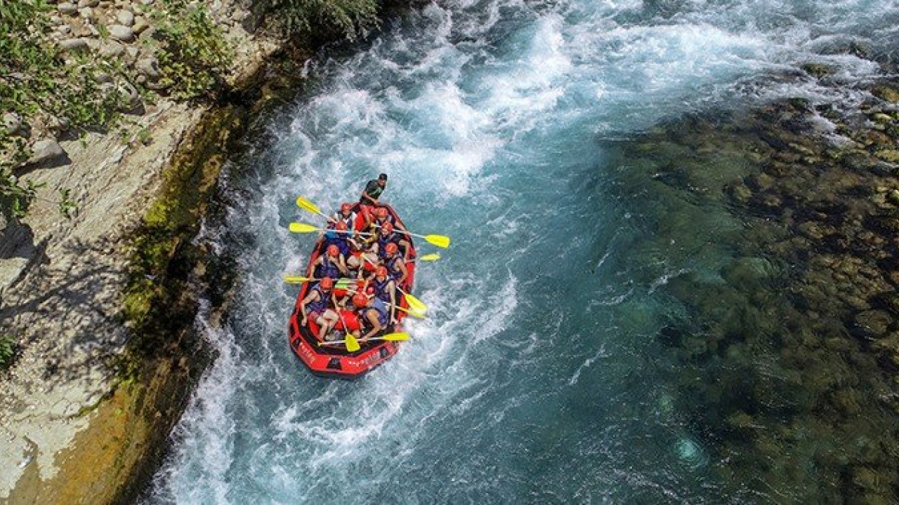Rafting Nedir? Türkiye'de Rafting Rotaları ve Rehberi