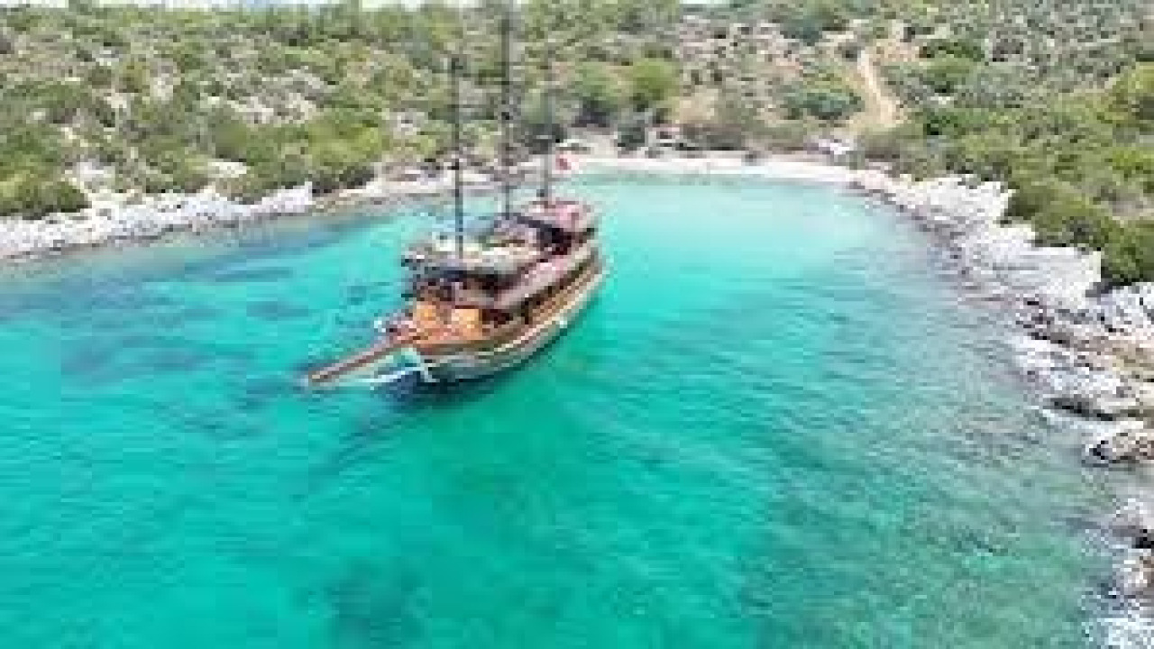 Bootstouren in Didim: Ihr Guide für die schönsten Buchten und Badeplätze