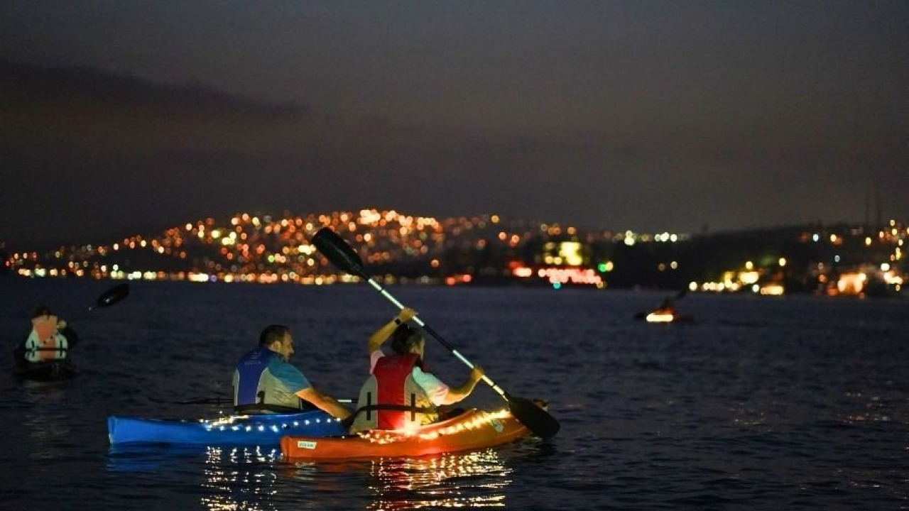 Un giorno tra traghetti e rive: La magia del Bosforo di Istanbul