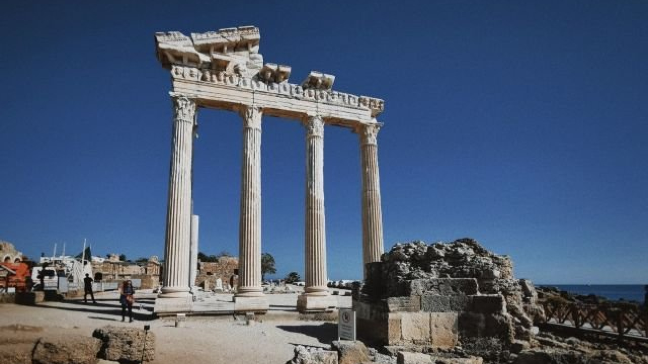 Geführte Tour oder Individualreise: Die Entscheidung für Ihren Kulturtag in Manavgat