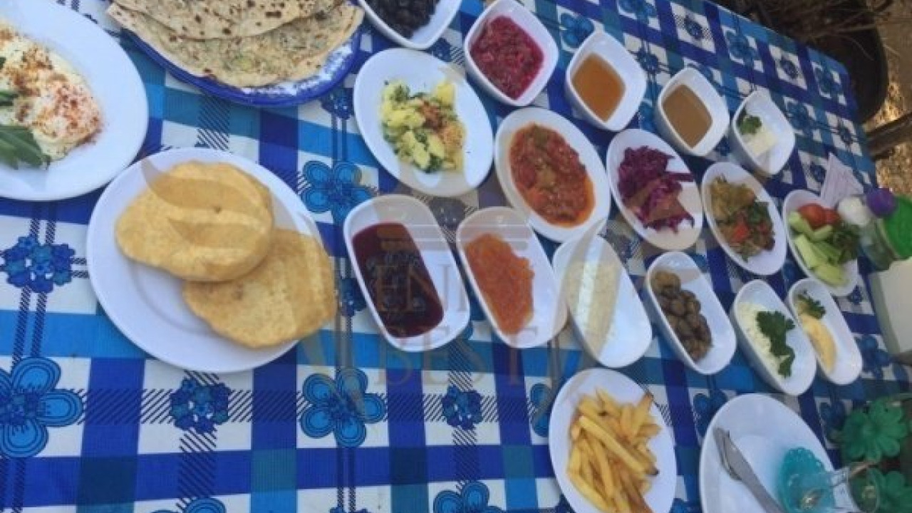 Ένα Πρωινό στην Ηρεμία της Υπαίθρου του Köprülü Kanyon: Παραδοσιακό Χωριάτικο Πρωινό στο Beşkonak του Manavgat