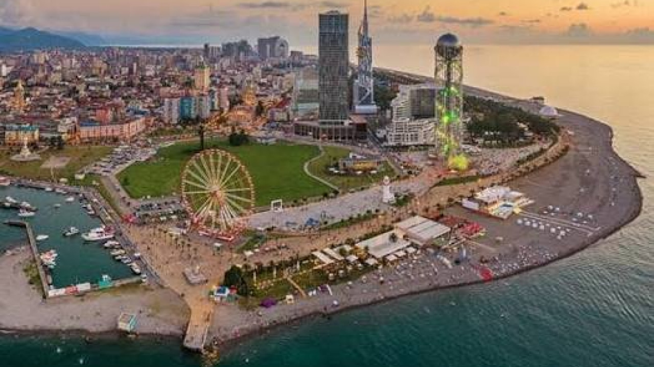 From the Black Sea to the Caucasus: A Day Trip Guide from Rize to Batumi