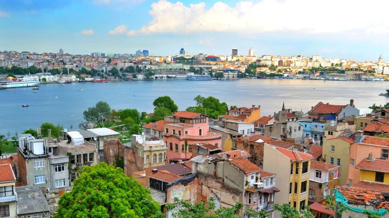Culture and Views Along the Golden Horn: Fener, Balat, and Haliç Walking Tour Notes