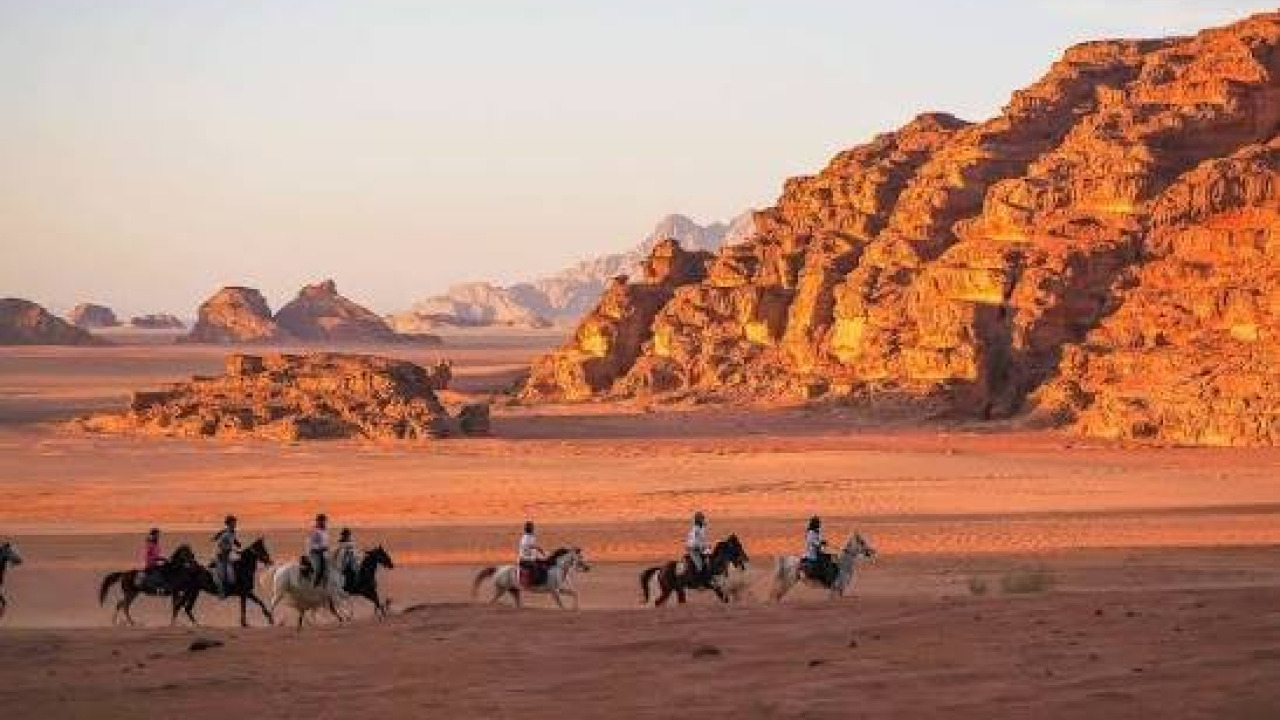 Hiking and Canyoning in Jordan: Exploring Petra, Wadi Rum, and Dana