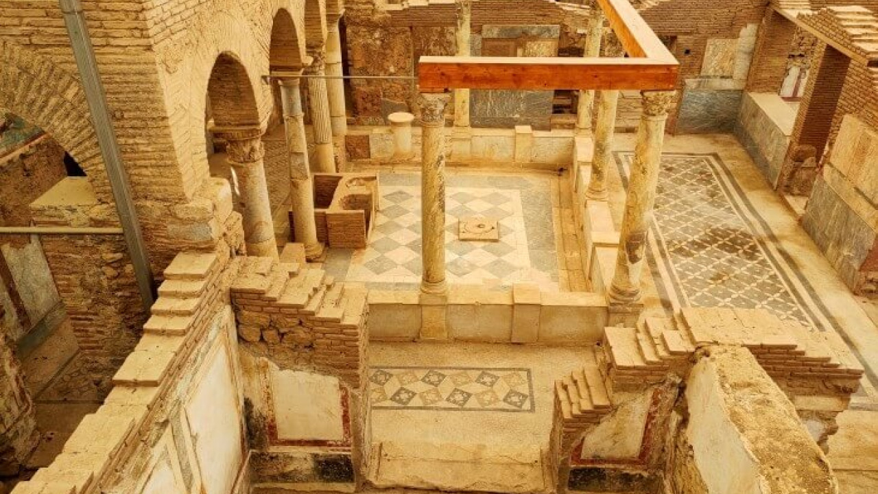 From Marble Streets to the Library: An Ephesus Walking Tour Guide