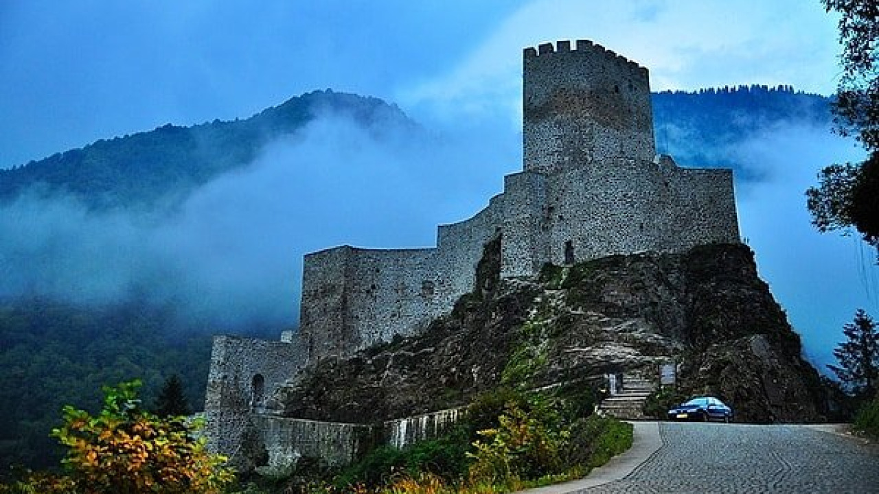 Rize City Center Guide: A Journey Through Castles, Tea Gardens, and Historic Bazaars