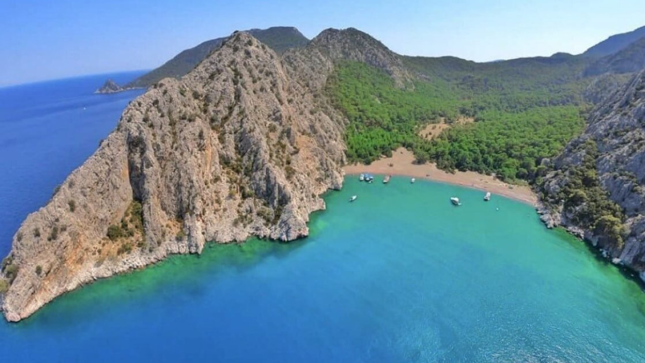 First-Timer's Guide to Island and Bay Tours: What to Expect in Adrasan