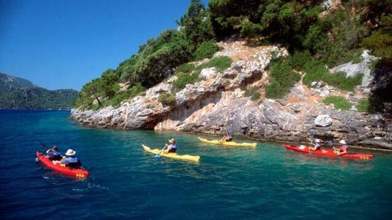 Paddling Over Ancient Ruins: The Ultimate Kekova Sea Kayaking Guide