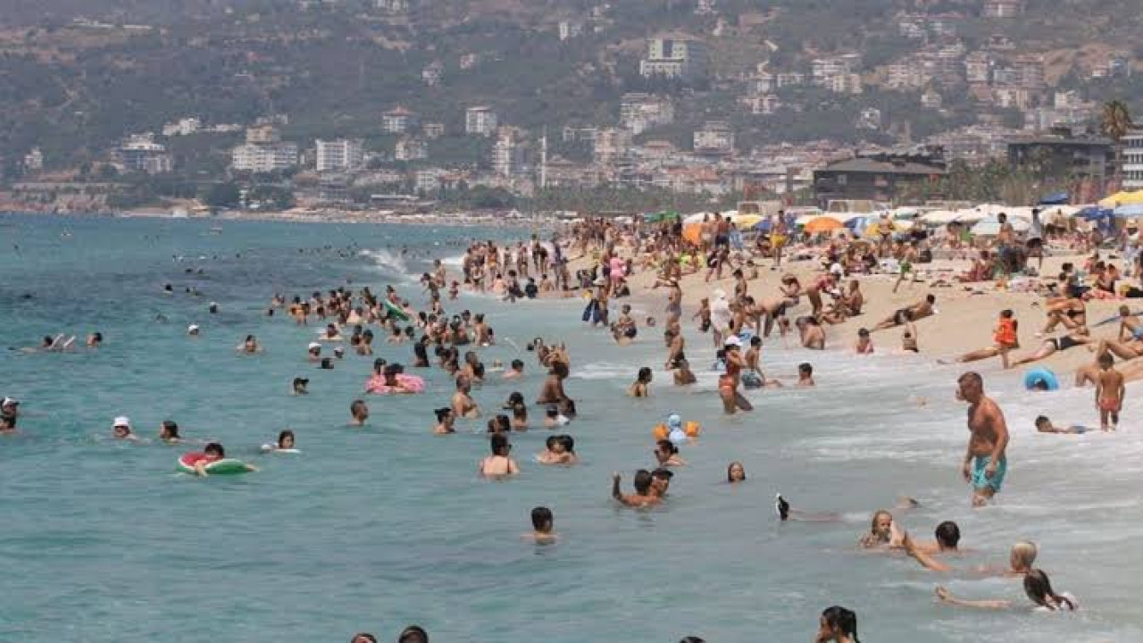 Snorkeling κατά τις Γιορτές: Συμφόρηση και Ώρες Εργασίας στο Κέντρο της Alanya