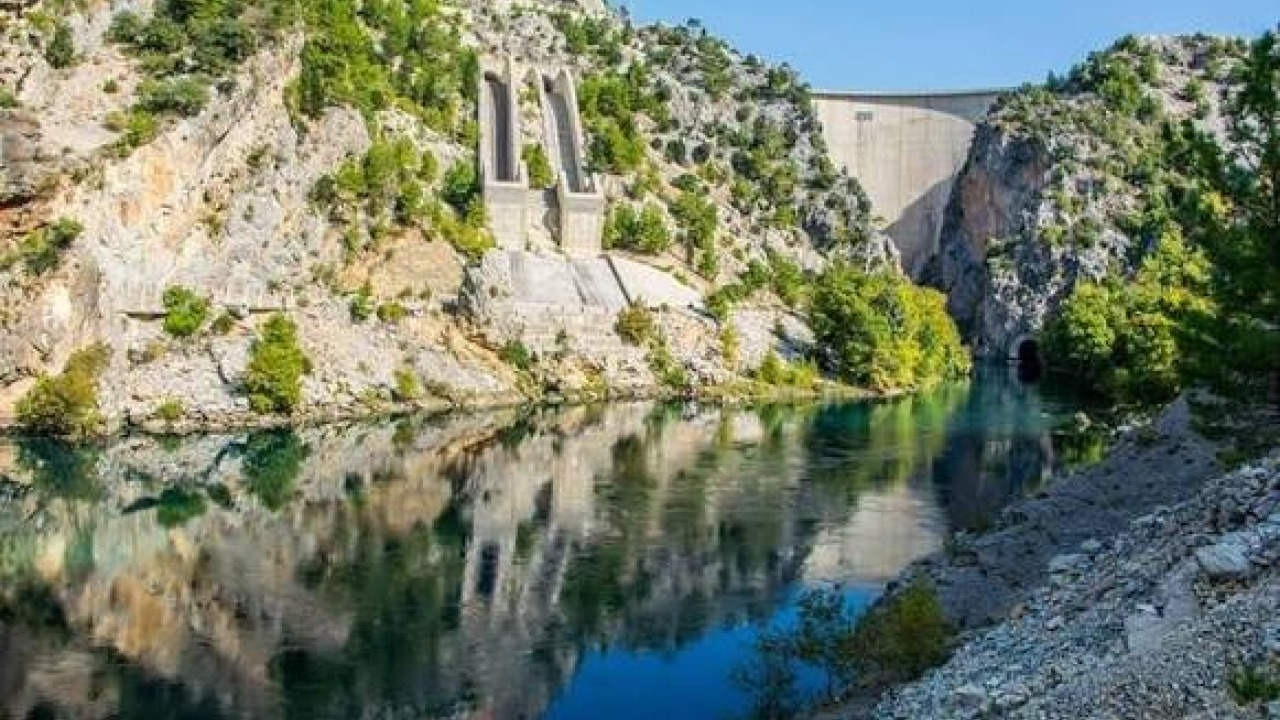 Περιπέτεια στη Φύση στις Σμαραγδένιες Πηγές των Taurus: Yeşil Kanyon, Tazı Kanyonu και Οδηγός Διαδρομών