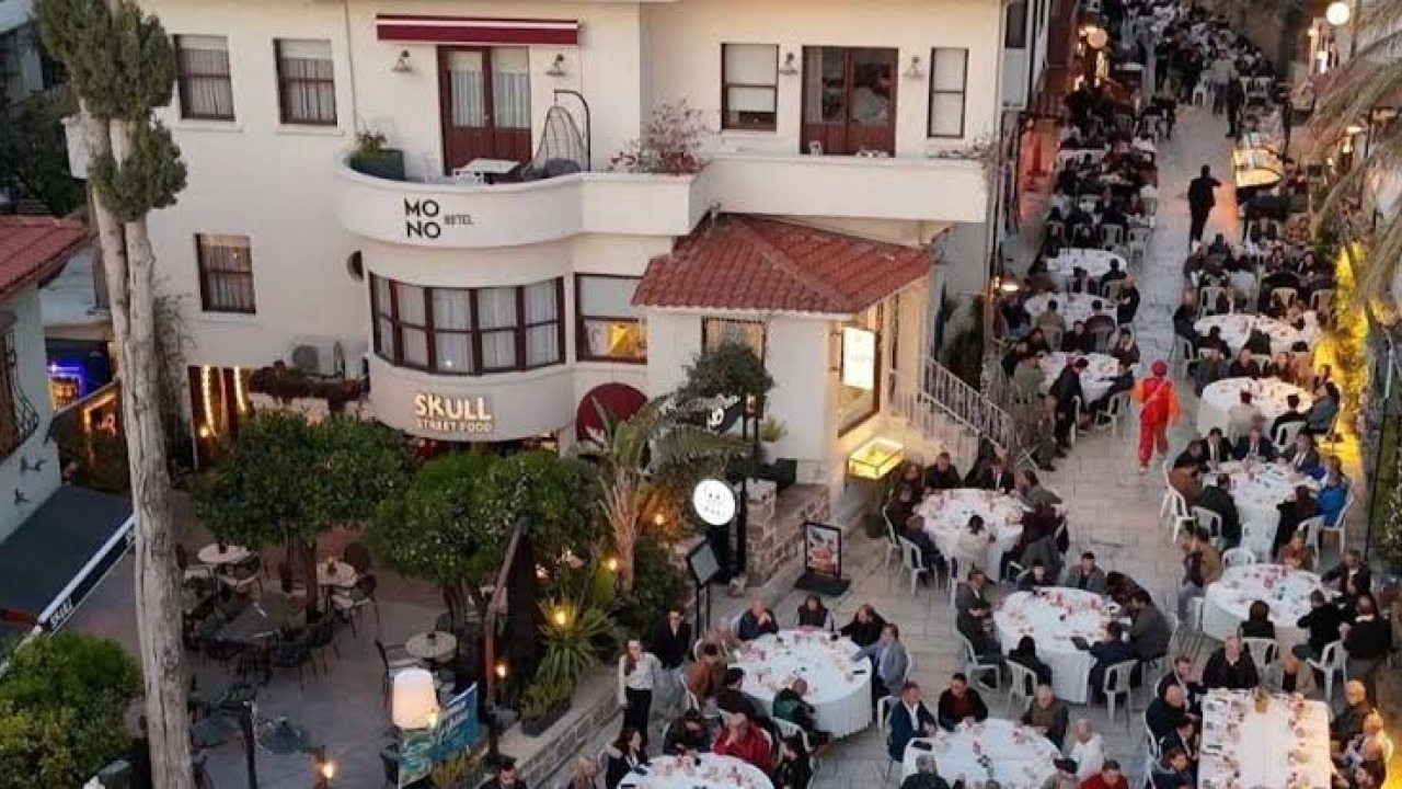 Δείπνο στο Παλάτι του Kaleiçi με Αναχώρηση από Lara και Kundu: Οδηγός Πολιτισμού και Γαστρονομίας στους Ιστορικούς Δρόμους