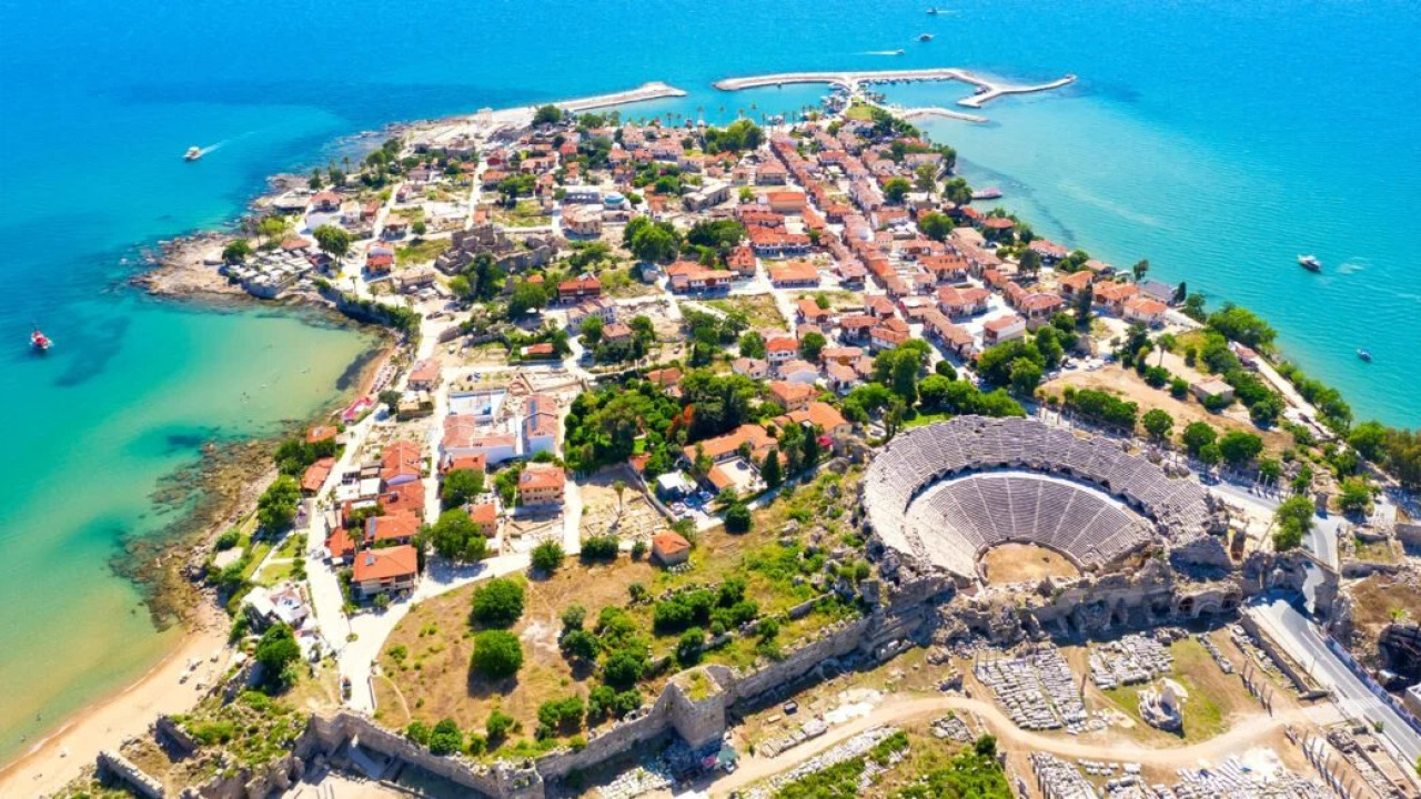 Una Pausa Turchese nel Mediterraneo: Guida alle Escursioni in Barca da Side