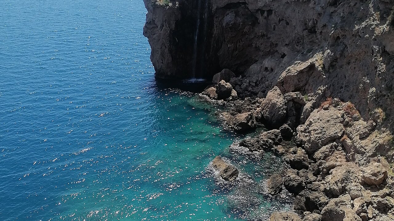 ثلاثة موانئ عتيقة تعانق أشجار الصنوبر: دليل زيارة مدينة Phaselis الأثرية وخليج Kemer
