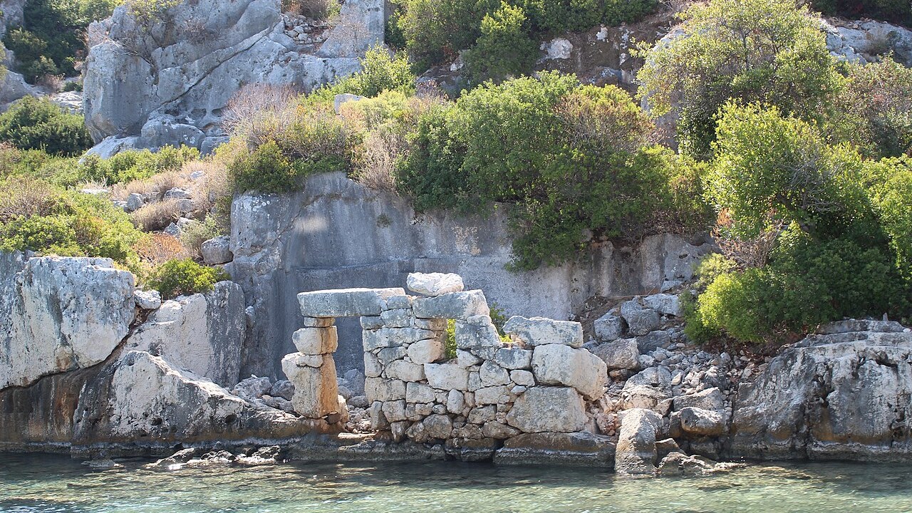Un autre pays en vingt minutes : Guide complet pour visiter l'île de Meis au départ de Kaş
