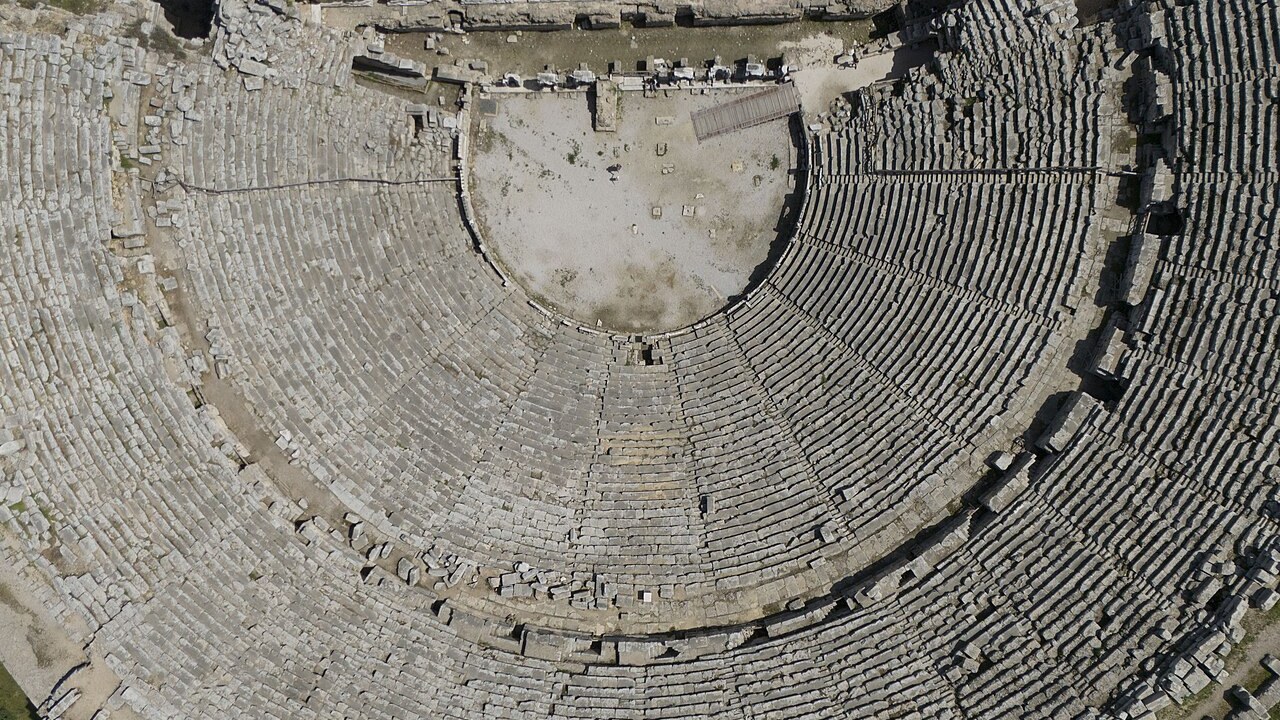 Perge antik kenti hakkında kısa bilgi verir misiniz?