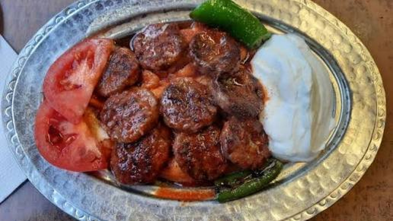 Bursa'nın Meşhur Yemekleri: İskender, Pideli Köfte ve Döner