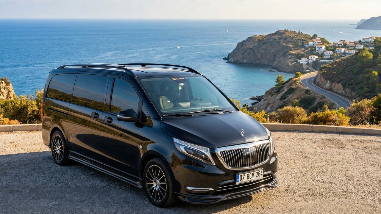 Trasferimento VIP Maybach dall'aeroporto di Antalya (AYT) al quartiere di Kaleici per un massimo di 4 persone