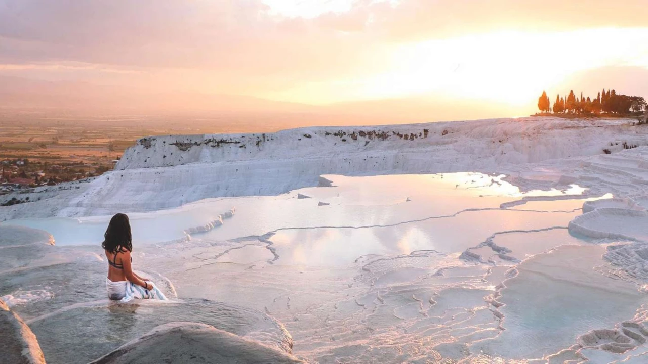 Fethiye Departure: Pamukkale and Hierapolis Day Tour, Lunch Included