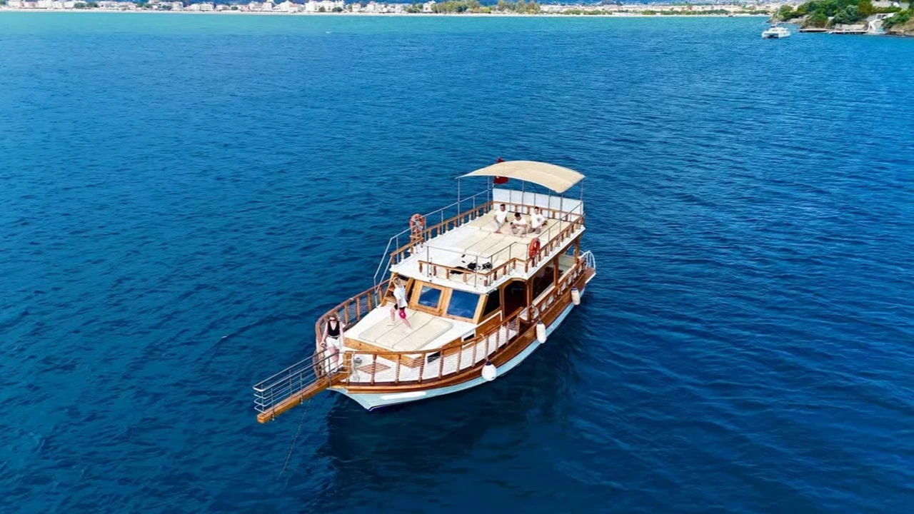 Fethiye: 12 Islands Boat Tour (Transfer Included)