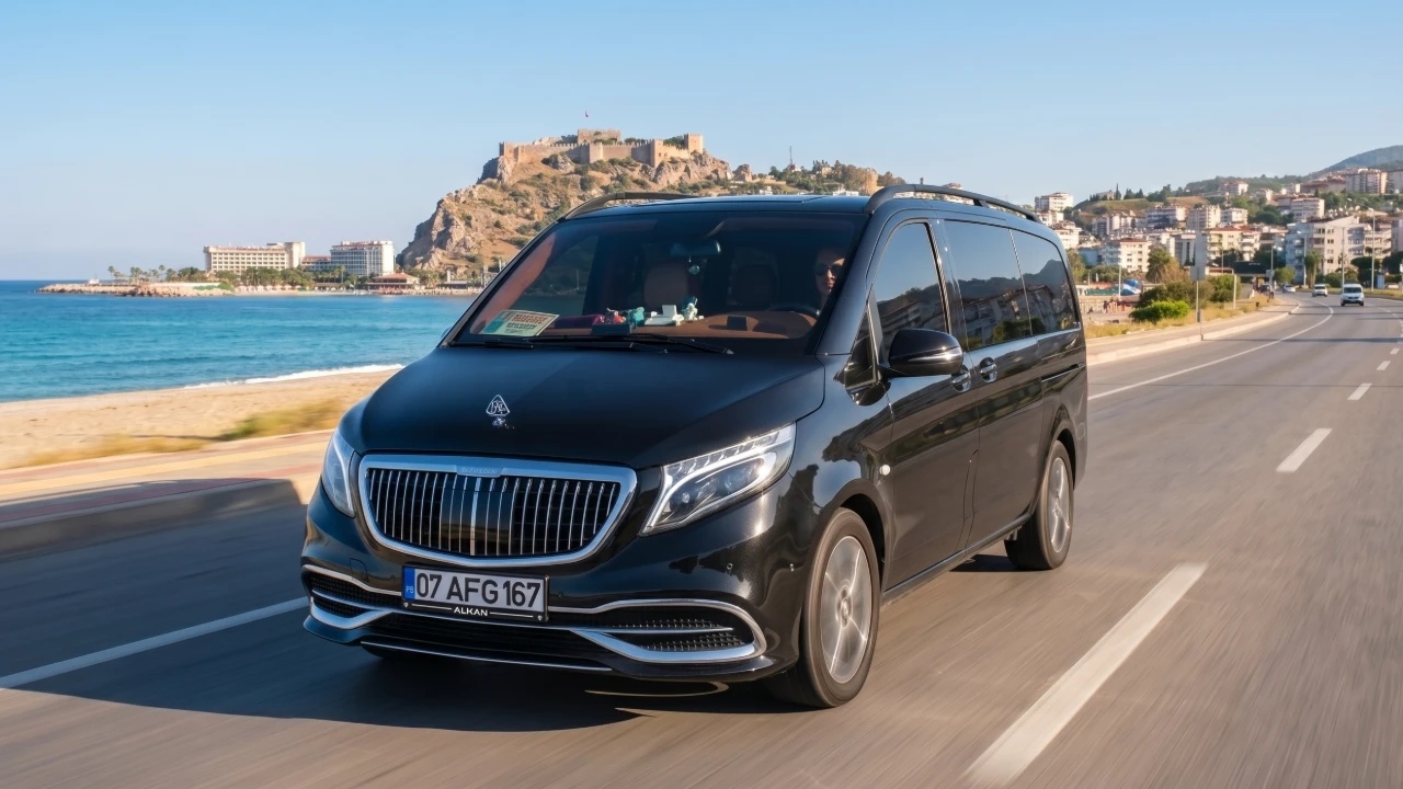 Alanya: Privater Transfer vom Konaklı-Viertel zum Flughafen Gazipaşa (GZP) (Fahrzeugkapazität maximal 6 Personen)