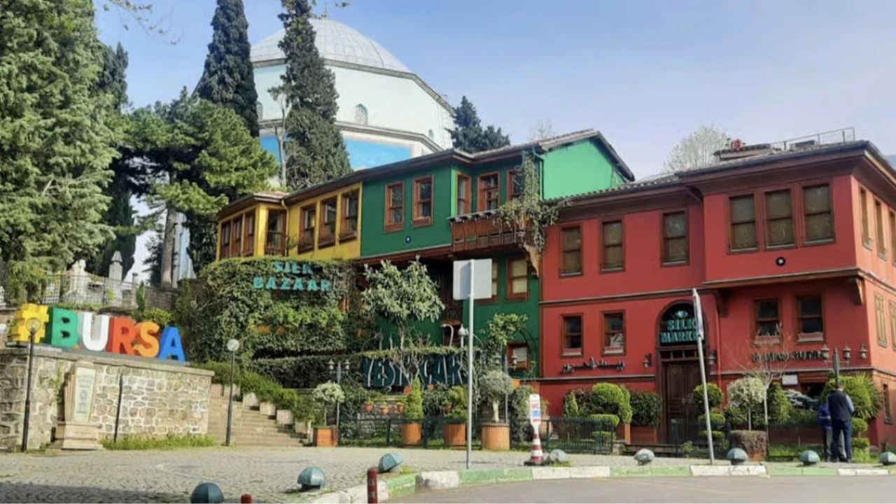 Tagesausflug von Istanbul nach Bursa und Uludağ: Seilbahnerlebnis, Mittagessen und historische Stätten