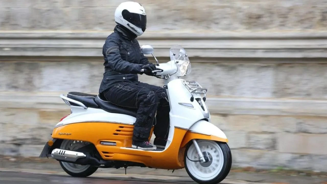 Antalya: Motorcycle Rental – Peugeot Django 125 cc