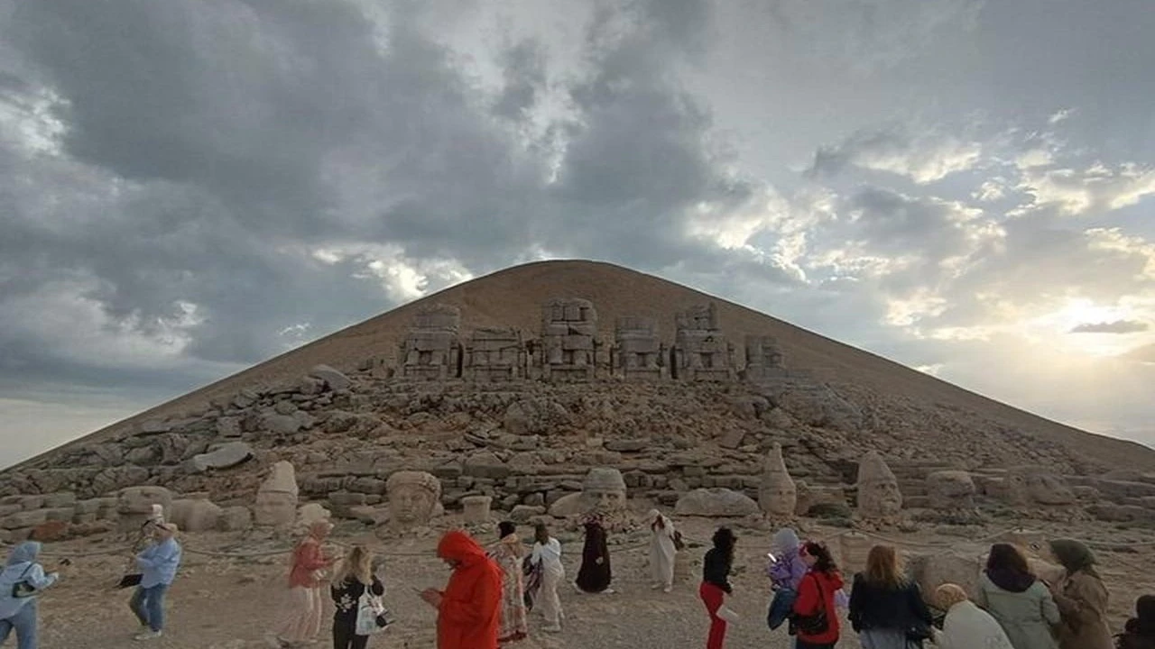 Tagesausflug zum Berg Nemrut und Kommagene ab Şanlıurfa